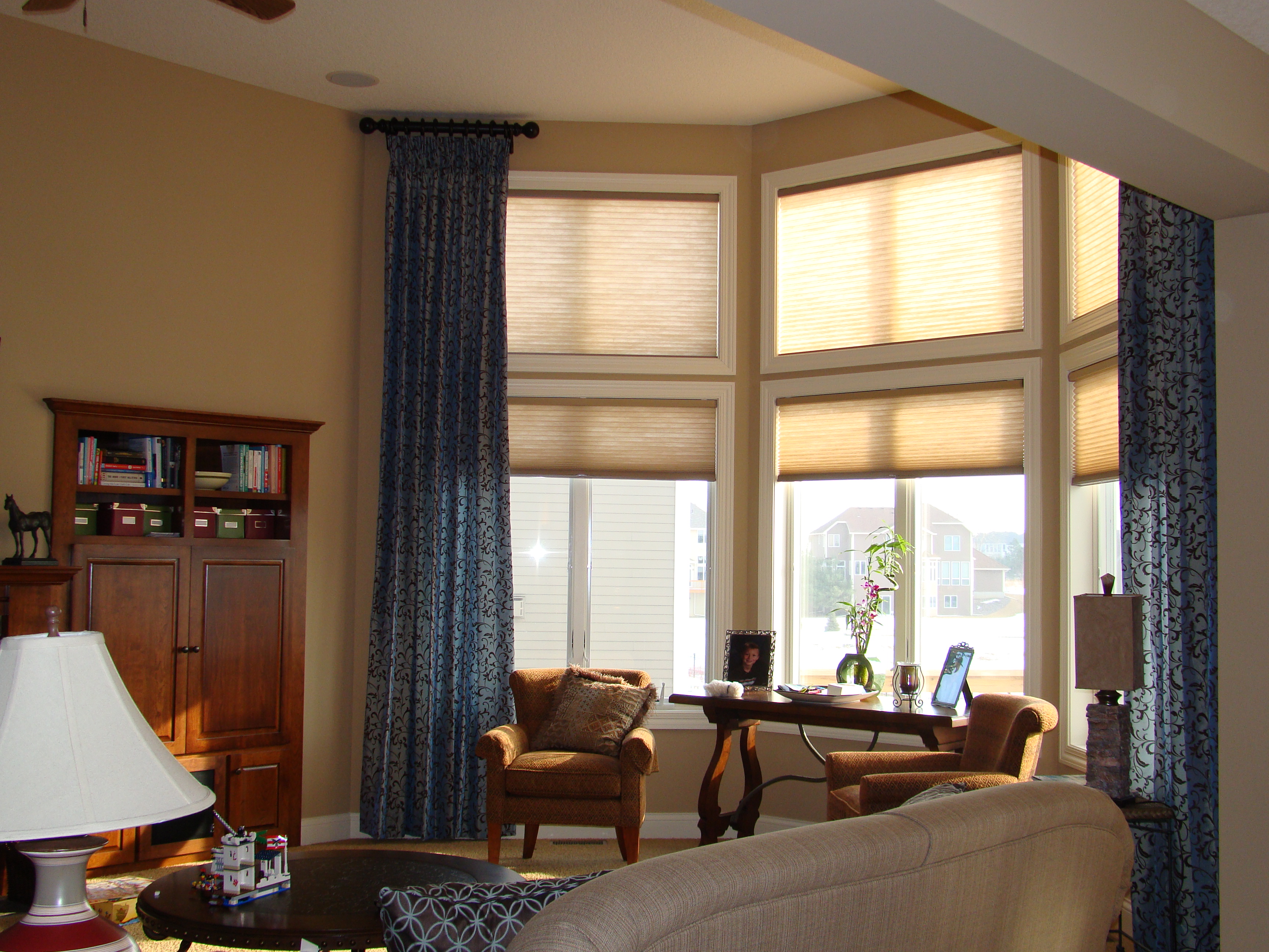 DECOR - BLINDS  WINDOW TREATMENTS - BLINDS  SHADES - AT THE HOME